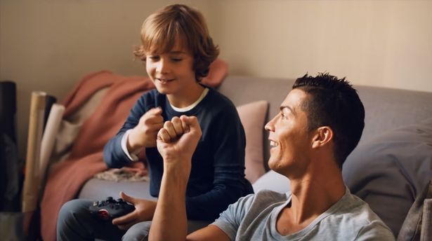 【视频】和C罗当家人的体验——足坛巨星也可以是大暖男