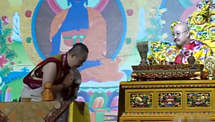 张铁林,活佛,坐床,藏传佛教,白玛奥色,法王