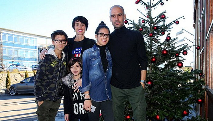 瓜帅和拜仁众球星参加圣诞聚会 莱万穆勒娇妻抢镜