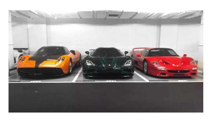 左：帕加尼 Huayra 中：柯尼塞格 Agera R 右：法拉利F50