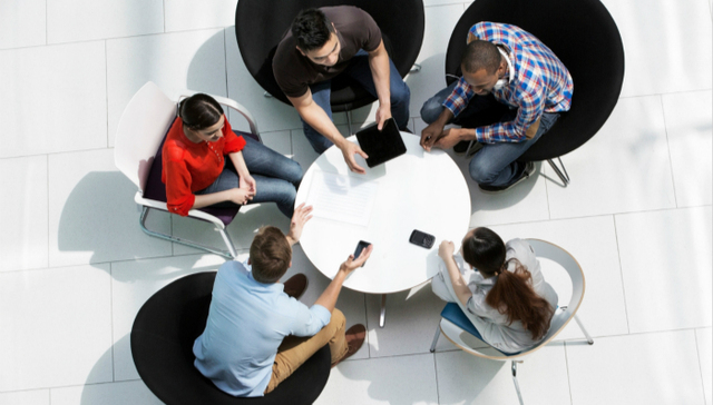 MBA学生真的不适合创业吗？听杨致远和霍夫曼指点迷津