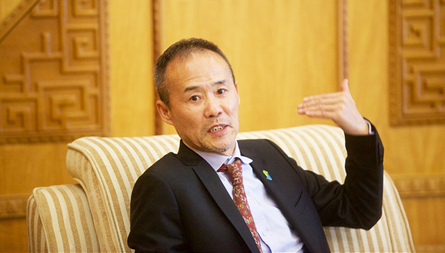 【棱镜】21年前 王石如何击退万科门口的“野蛮人”？