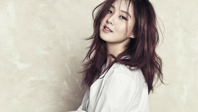 少女时代徐贤全新画报公开 性感慵懒惹人怜