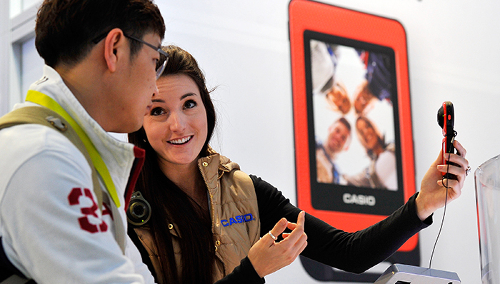 卡西欧因自拍神器利润超尼康