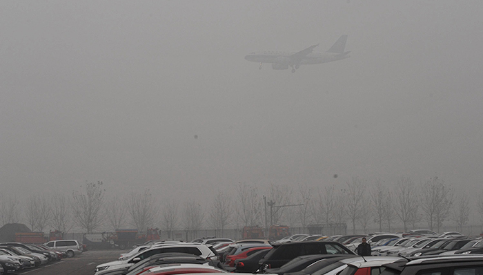 首都机场今早32个航班延误