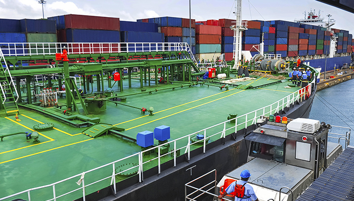 中国远洋、中海集运、中海发展集体复牌