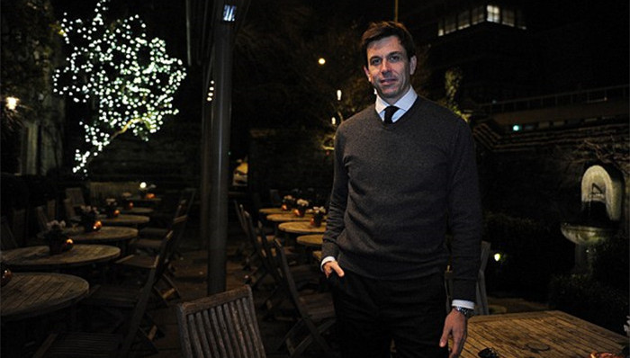 F1梅赛德斯车队老板：汉密尔顿和罗斯伯格之间“宿命斗争”是一件好事