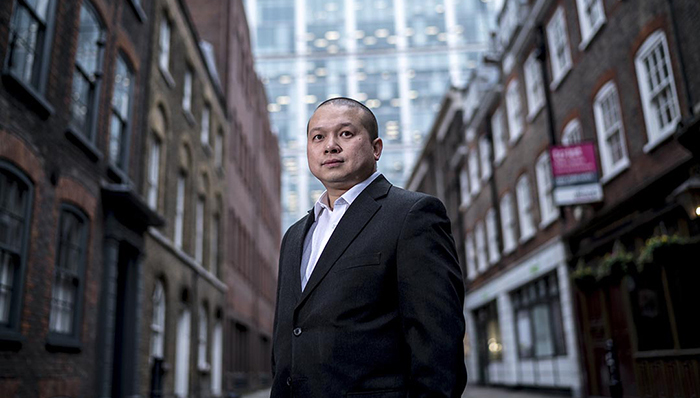 华人参政的两张面孔