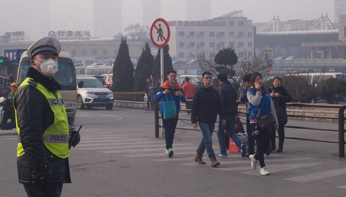 地方新闻精选|大连发大雾红色预警 全国多地“霾”中过元旦