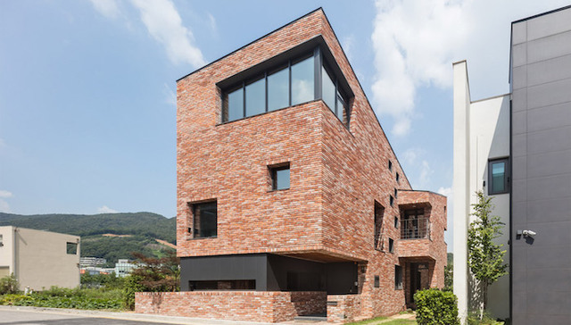 10米挑高的房子却要分出11个楼层 韩国这栋别墅做到了