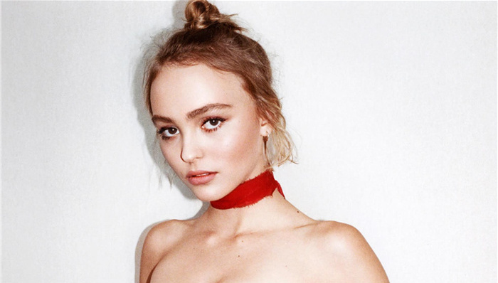 美哭！16岁的德普女儿首次登上杂志封面