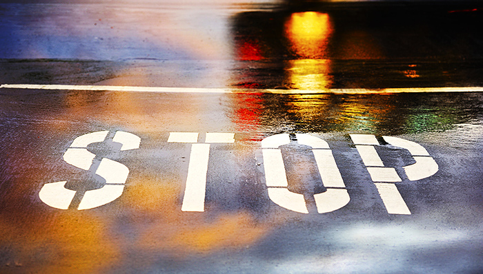 监管层紧急决定暂停指数熔断机制