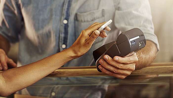 银联率银行抢滩苹果支付