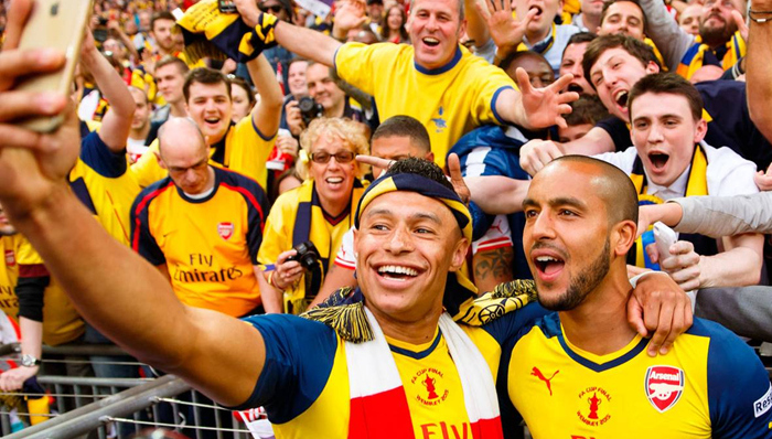 这群男人有多臭美？ 枪手加冕全英超自拍最多球队