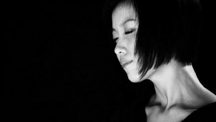 夜观星象| 姚贝娜去世一周年眼角膜捐献成功  活佛查询系统上线张铁林查询失败