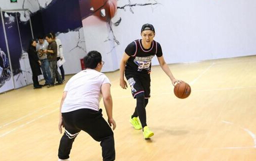 吴亦凡今天要参加的NBA名人赛到底是啥样的？