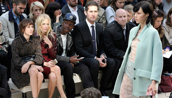 时装周,民主化重构