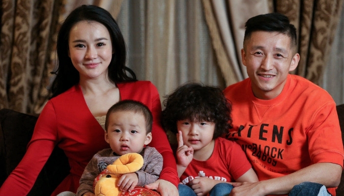 【腾讯体育】揭秘邹市明赢家秘密：娇妻旺夫 教子有道