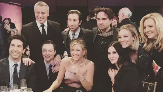 《老友记》和《生活大爆炸》！看到这张照片你哭了吗？