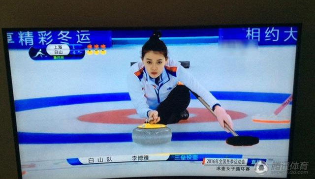 【视频】冬运会冰壶女神逆天颜值走红 私房照曝光