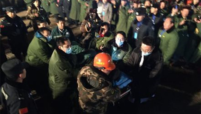 山东,平邑,石膏矿,被困矿工