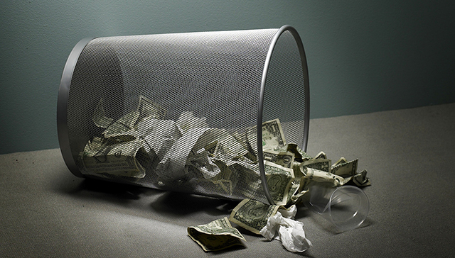 建信鑫丰回报C净值一日跌67%