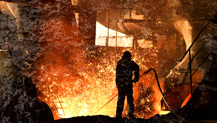 2015年中国钢铁业亏损645亿