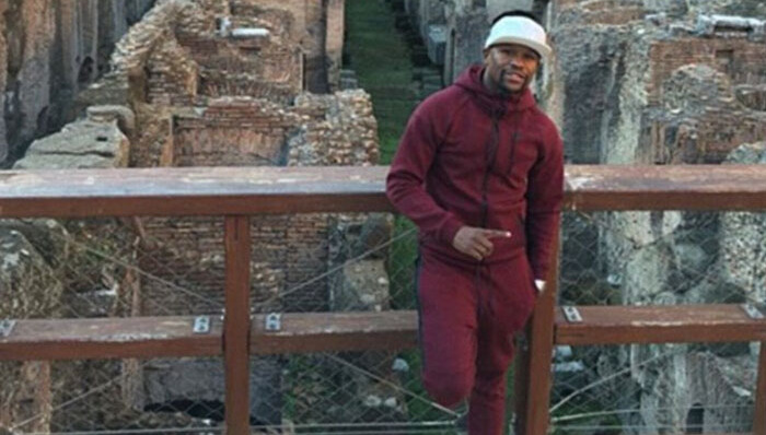 炫富停不下来！梅威瑟坐着私人飞机在英国游山玩水