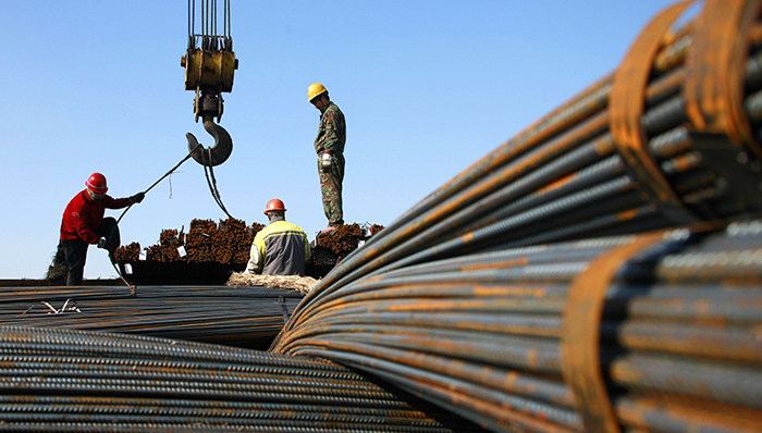 八一钢铁安排员工转岗当保安,八一钢铁开设家政月嫂培训班,员工安置