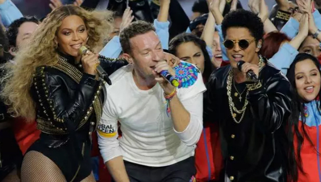 燃并骚的“超级碗” 赛事如何与大众娱乐无缝对接？