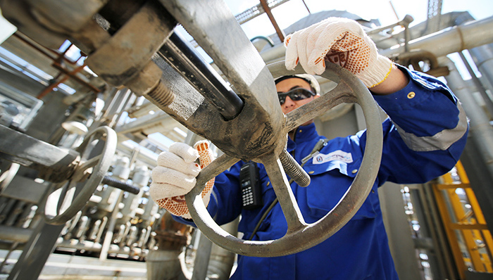 国际油价暴涨逾12%