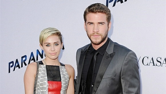 惊呆！麦莉·塞勒斯和锤弟或已在澳大利亚秘密结婚！