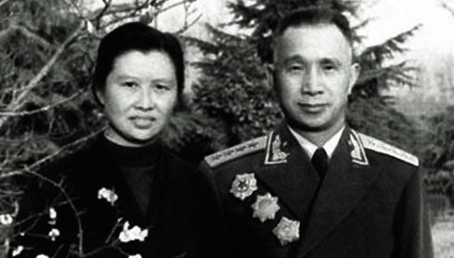开国大将粟裕将军夫人楚青逝世 粟裕苦等3年才赢得她的芳心