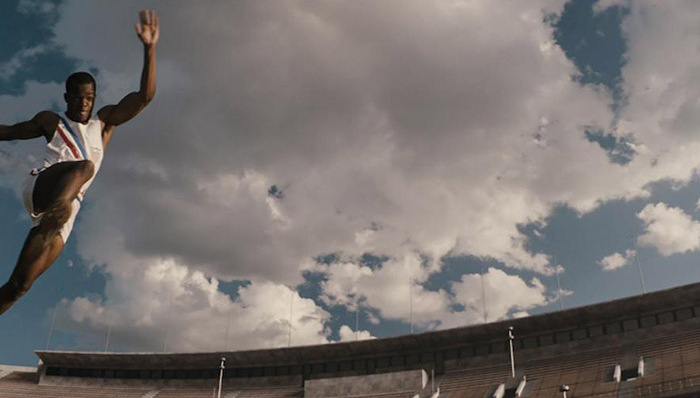 史蒂芬·霍普金斯：体育界种族壁垒的破除者