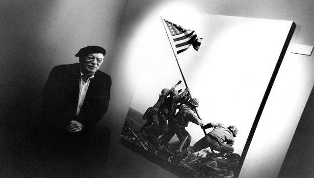 这位不知名摄影师拍下了世界军事史上的经典一刻