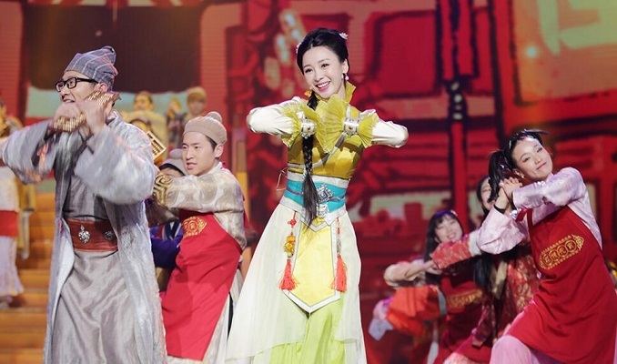 柳岩,元宵晚会,主持人