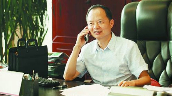 《知音》杂志集团原董事长胡勋璧涉嫌违纪被带走 曾因“裸官”被免职