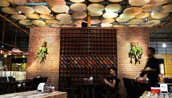 泰国的这家竹子面馆 迈进去就是东南亚的夏天