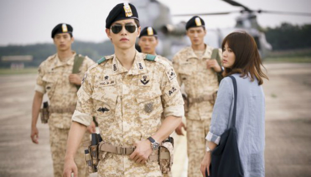 除了宋仲基，他们的军装照也很撩人