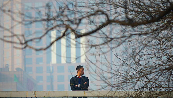 人民日报,代表委员,经济下行,断崖式下跌