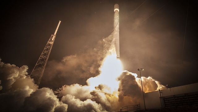 【腾讯新闻】屡败屡战 SpaceX第四次海上回收火箭仍失败