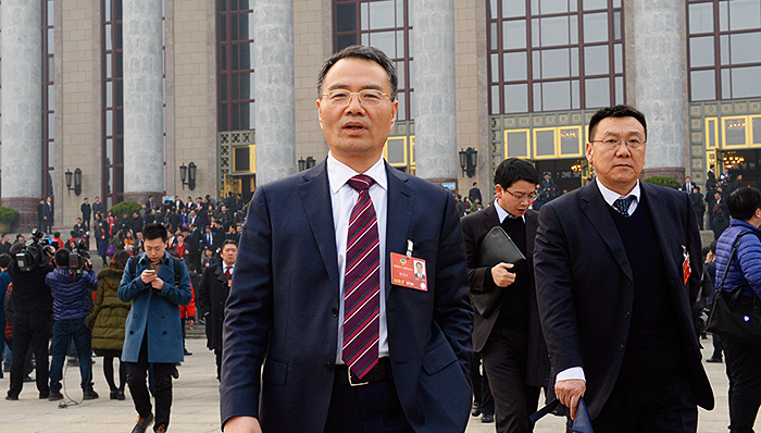 传化董事长建议推进物流一体化