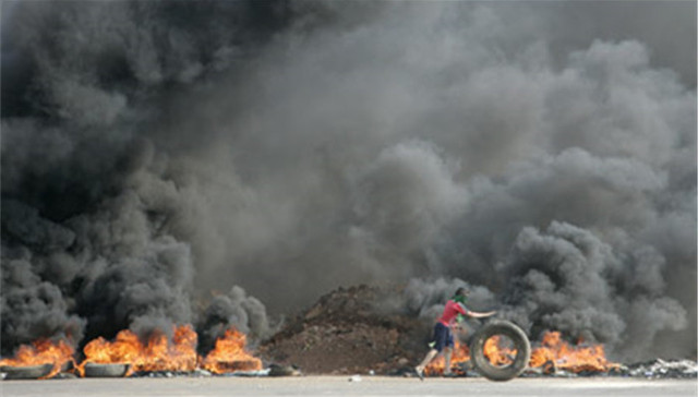 动荡时代“问题”小人物的悲剧故事