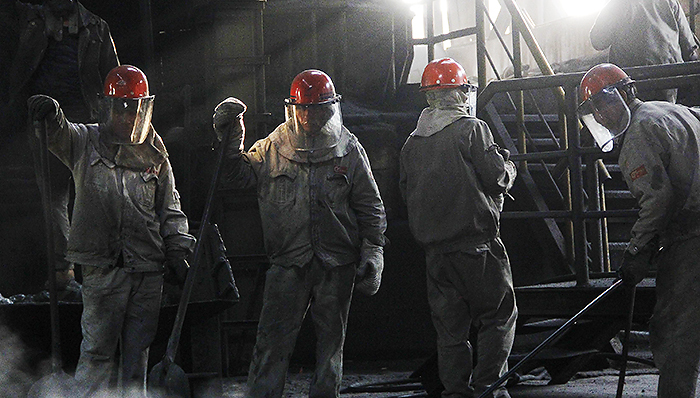 武钢计划从钢铁主业分流约4万员工