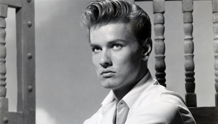 演员Richard Davalos去世，享年85岁