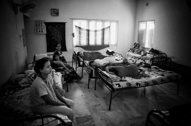 在印度金奈，器官非法交易形成了地下贸易链条，并进入跨国交易网络。