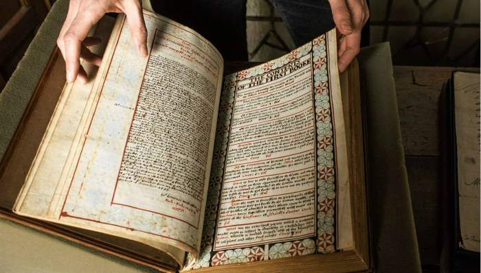 笔迹学家从“天书”般的莎翁文献中挖掘消失的历史细节