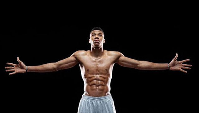 “字母哥”阿德托昆博的完美身体如何助他成功？