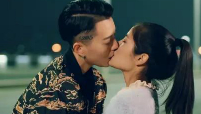 社交媒体,同性恋,资本市场,错了性别不错爱,LESDO