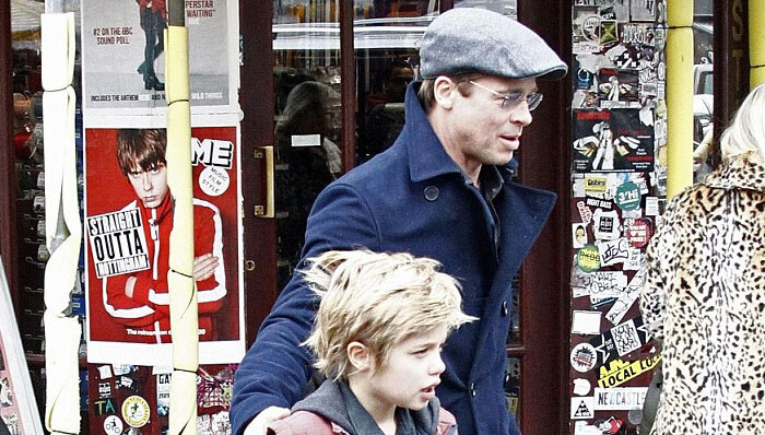 朱莉和皮特带着孩子们在伦敦逛街